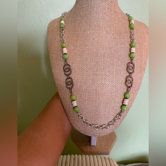 Elegant Green and Silver Beaded Necklace - Picture 1 of 6